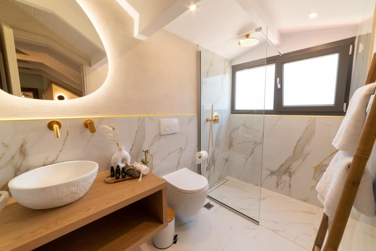 Anesis Deluxe Apartments Парга Екстериор снимка