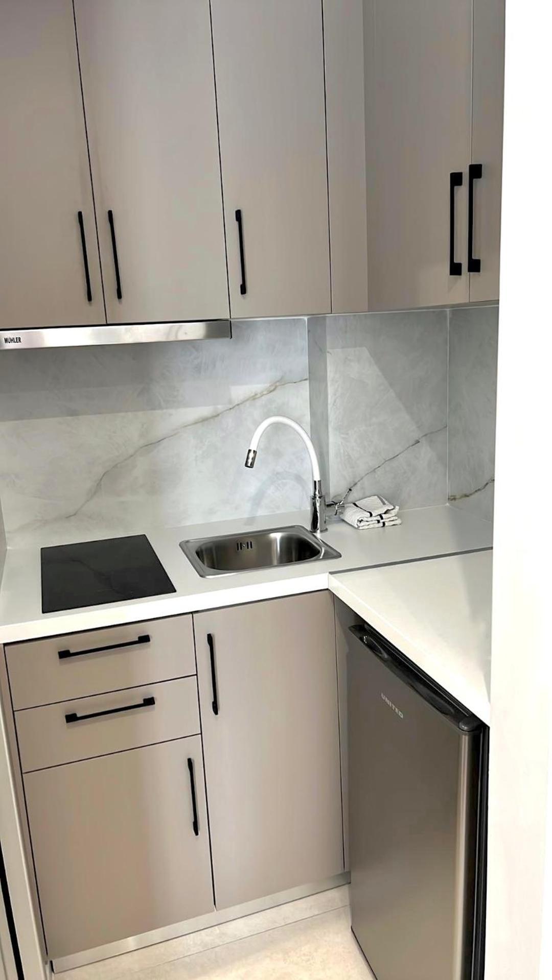 Anesis Deluxe Apartments Парга Екстериор снимка