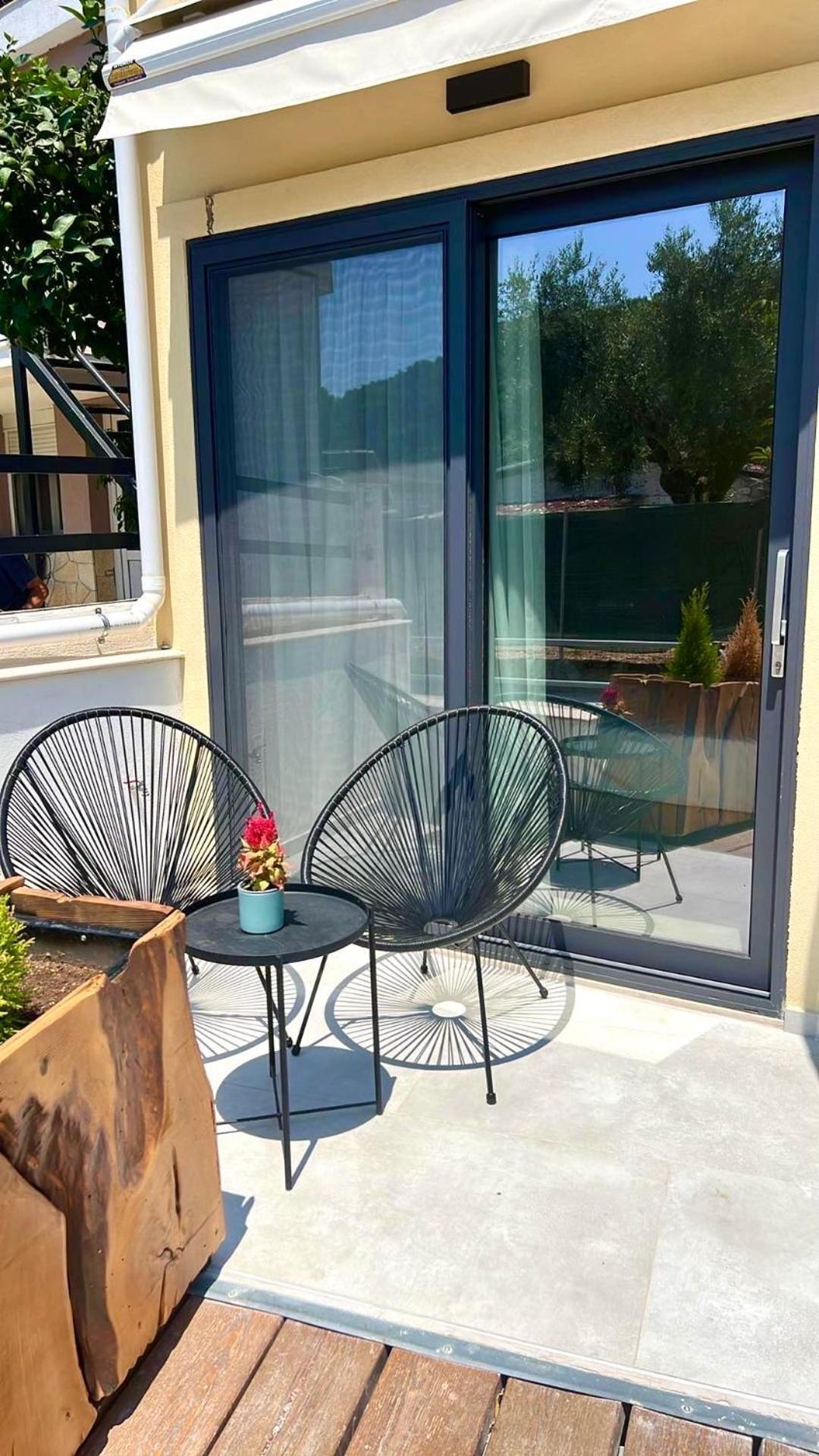 Anesis Deluxe Apartments Парга Екстериор снимка